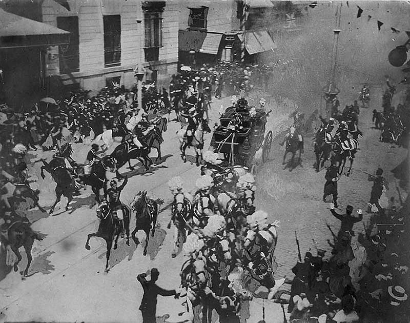 התקפה של אנרכיסטים על אלפונסו השלושה עשר, מלך ספרד ב-31 במאי 1906 בעת תהלוכת חתונת