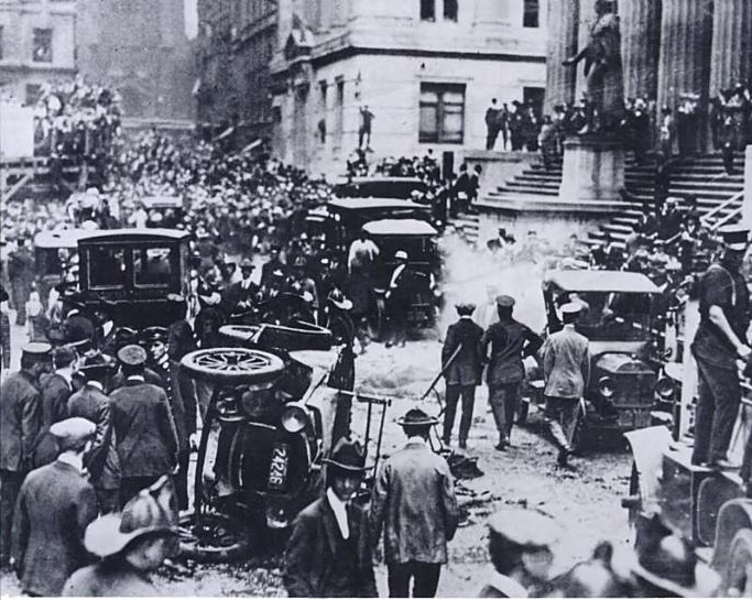 פיצוץ בוול סטריט שאירע בספטמבר1920 ומיוחס לאנרכיסטים איטלקים. בפיצוץ נהרגו 38 ונפצעו 143 אזרחים.