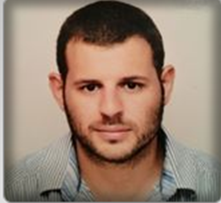 גל פרל פינקל הוא מתאם תכניות צבא ואסטרטגיה וביטחון בסייבר במכון למחקרי ביטחון לאומי INSS. קודם לכן עבד כאנליסט בחברת מחקרי שוק ומודיעין עסקי והתמחה במגזר הביטחוני וכעוזר מחקר בתכנית המאזן הצבאי במזרח התיכון ב-INSS. בעבר שירת בצנחנים ועבד במשרד ראש הממשלה. לפרל פינקל תואר ראשון במדעי החברה מטעם אוניברסיטת בר אילן ותואר שני בדיפלומטיה וביטחון מטעם אוניברסיטת תל אביב.
במחקריו עוסק בצה"ל, מערך המילואים, דוקטרינות ואסטרטגיות צבאיות, ישראל: יחסי חברה - צבא וביטחון סייבר.