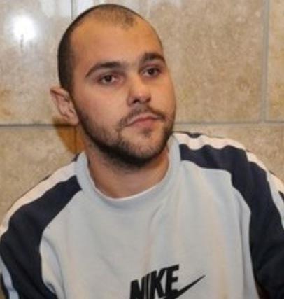 [בתמונה משמאל: בעל הברית החדש של דומרני - מיכאל מור... מקור תמונתו של מיכאל מור משמאל: פייסבוק]