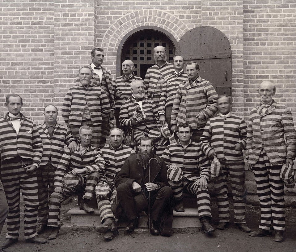 [בתמונה: אסירים מורמונים שהורשעו בפוליגמיה. מקור הצילום: Charles Roscoe Savage]