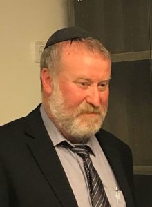 [תמונתו של אביחי מנדלבליט נוצרה והועלתה לויקיפדיה על ידי Prokurator11  קובץ זה הוא בעל רישיון Creative Commons להפצה, תחת רישיון זהה, גרסה: CC BY-SA 4.0]