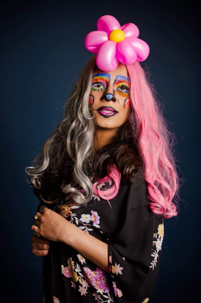 [בתמונה: פורים... איפרה: טל בוצר. צילמה: ליאת שניטמן]