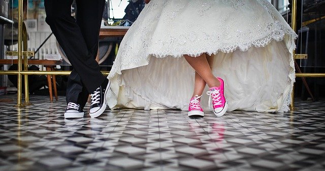 [בתמונה: למה בכלל להתחתן? תמונה חופשית - CC0 Creative Commons - שעוצבה והועלתה על ידי NGDPhotoworks לאתר Pixabay]