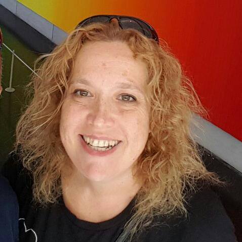 אורית אביגד היא אשת מחלקת משאבי אנוש ב'ארגון המורים בבתי הספר העל יסודיים'.