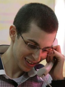 [בתמונה משמאל: אם תמרי היה נתפס, היה לנו עכשיו גלעד שליט חדש. ומה היינו עושים אז?? התמונה נוצרה והועלתה לויקיפדיה על ידי צה"ל. קובץ זה הוא בעל רישיון Creative Commons להפצה, תחת רישיון זהה, גרסה: CC BY-SA 2.0]