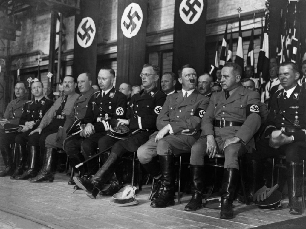 [בתמונה: אדולף היטלר ו'חברים' - 'ברברוסה' הייתה החלטה גרועה, אבל: האם הייתה נכונה לזמן שבו התקבלה? התמונה מותרת לשימוש חופשי]