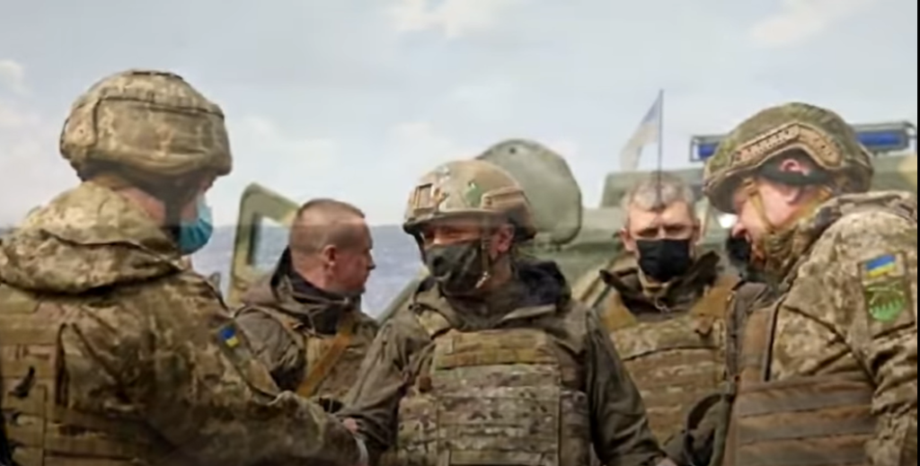 [בתמונה: לוחמים רוסים על גבול אוקראינה... התמונה היא צילום מסך]