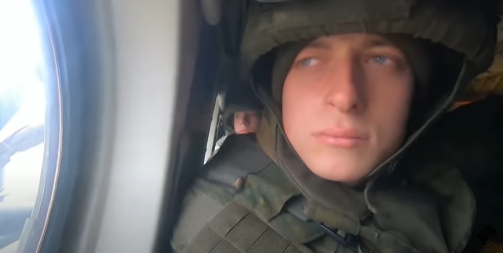 [בתמונה: לסיום, מבט על האנשים שעושים את המלחמה... התמונה היא צילום מסך]