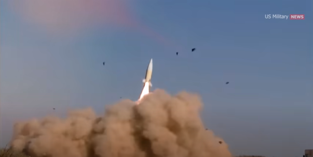 [בתמונה: במלחמת רוסיה-אוקראינה נעלמה דומיננטיות המטוסים. השפעת חילות האוויר על המערכה הזו זניחה, הם כצפוי לא מסוגלים להתקרב לשדה הקרב, מי שמתקרב מופל. התמונה היא צילום מסך]