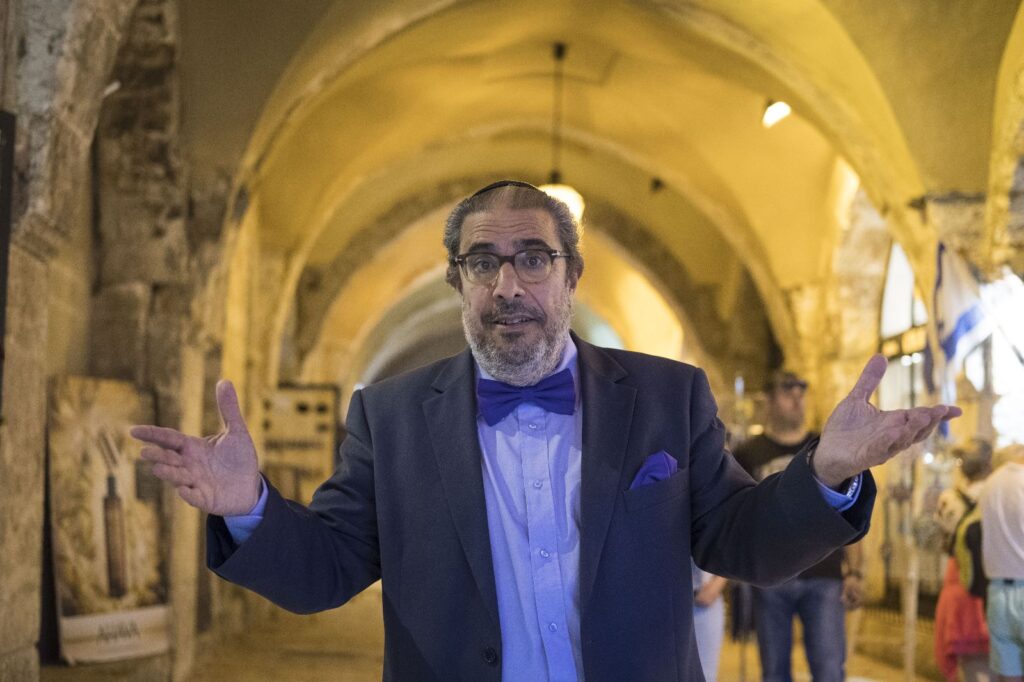 [בתמונה: רוני אקריש: כן, יש חיים לאחר המוות! המקור: רוני אקריש]