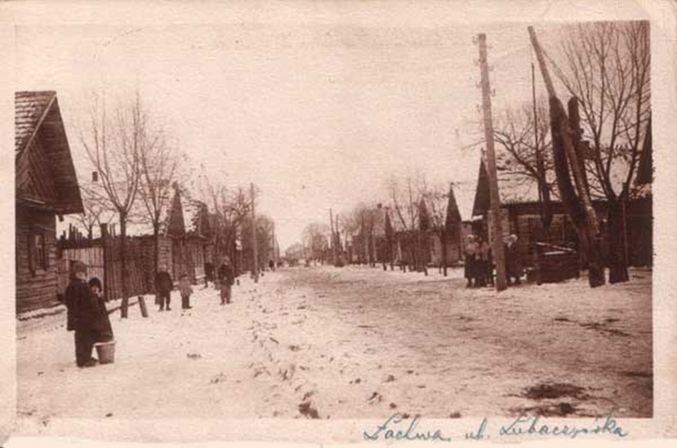 [בתמונה: העיירה לחוה - 1926. התמונה היא נחלת הכלל]