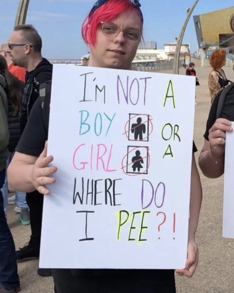 [בתמונה: תרבות מנוונת, רקובה ועצובה... המקור: דף הטוויטר של Anti Woke Memes. אנו מאמינים כי אנו עושים בתמונה שימוש הוגן]