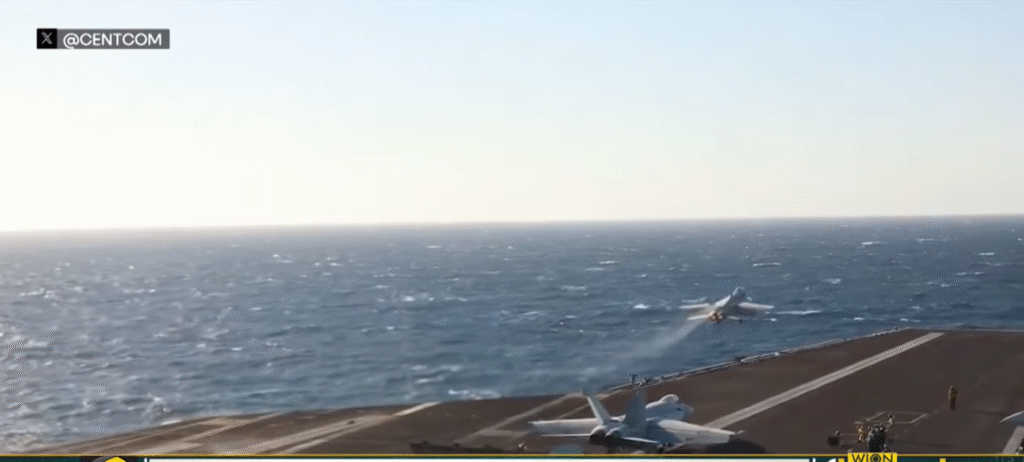 [מטוסים ממריאים לתקיפת החות'ים מנושאת מטוסים אמריקנית. התמונה היא צילום מסך]