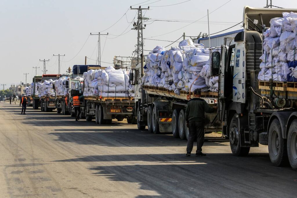 [בתמונה: סבלו של האחר, האויב, מחייב תגובה אוניברסלית, ויש לסייע לו כמחווה של חמלה, המפרידה בין אדם המצוי במצוקה, לבין מעמדו הפוליטי או מעשיו של המשטר אליו הוא משתייך"... בעל הזכויות בתמונה זו לא אותר. לכן, השימוש נעשה לפי סעיף 27א' לחוק זכויות יוצרים.  בעל הזכויות הראשי, אנא פנה ל: yehezkeally@gmail.com]